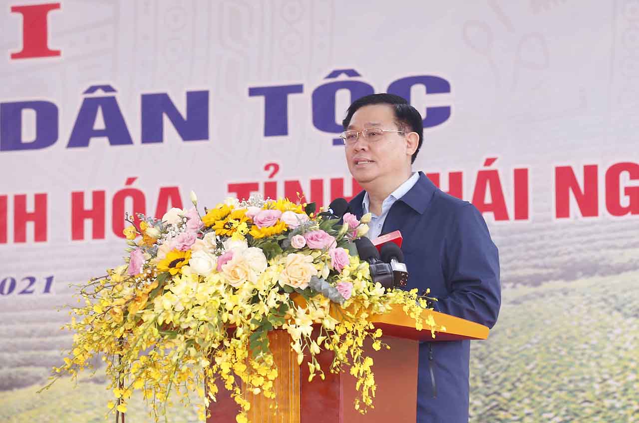 CHỦ TỊCH QUỐC HỘI VƯƠNG ĐÌNH HUỆ DỰ NGÀY HỘI ĐẠI ĐOÀN KẾT TOÀN DÂN TỘC TẠI HUYỆN ĐỊNH HÓA, THÁI NGUYÊN.